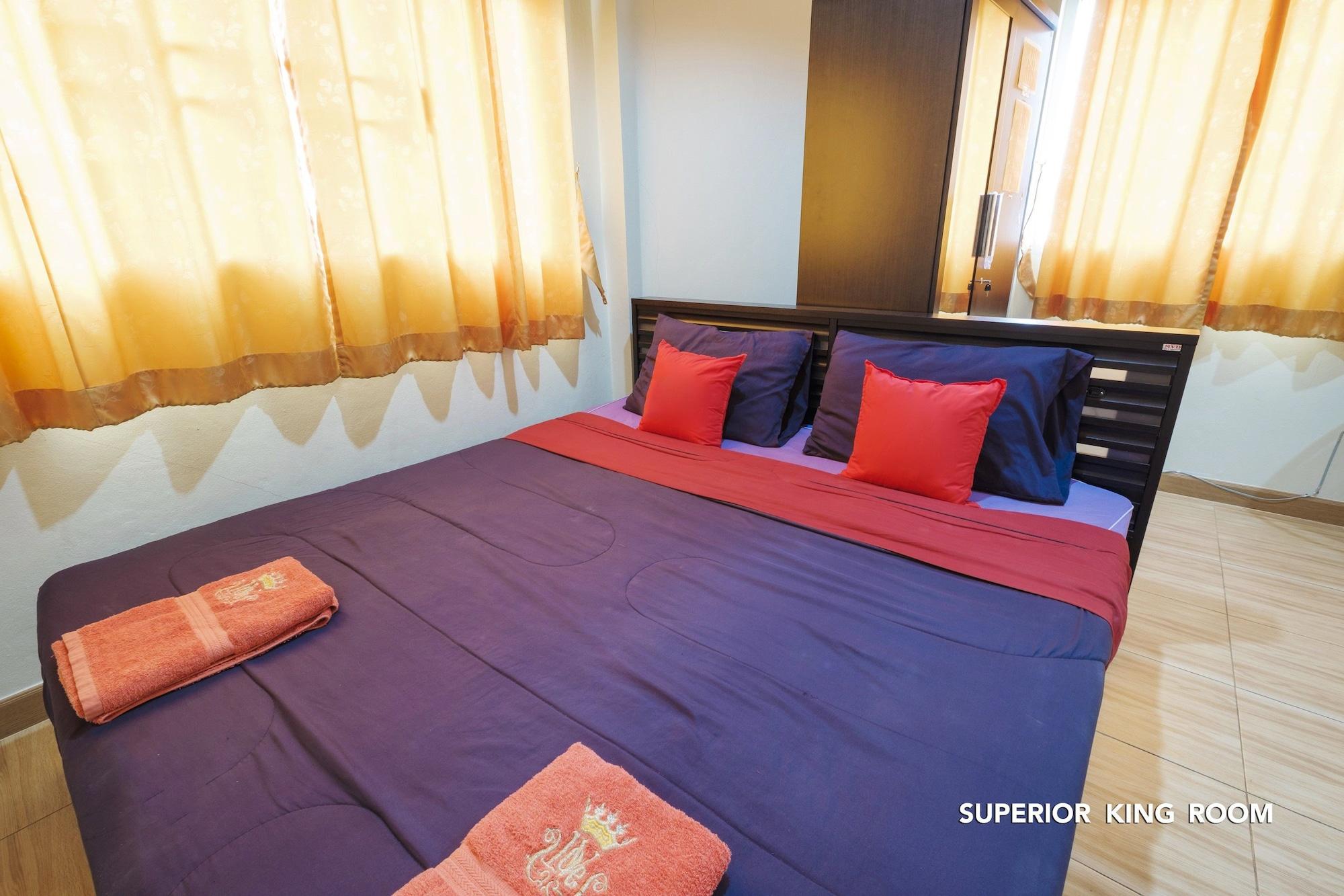 Nittaya Residence Пак Крет Екстериор снимка