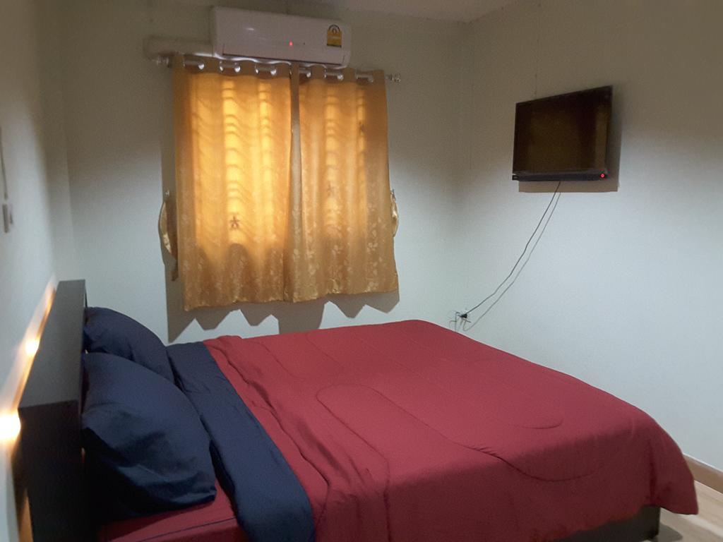 Nittaya Residence Пак Крет Екстериор снимка