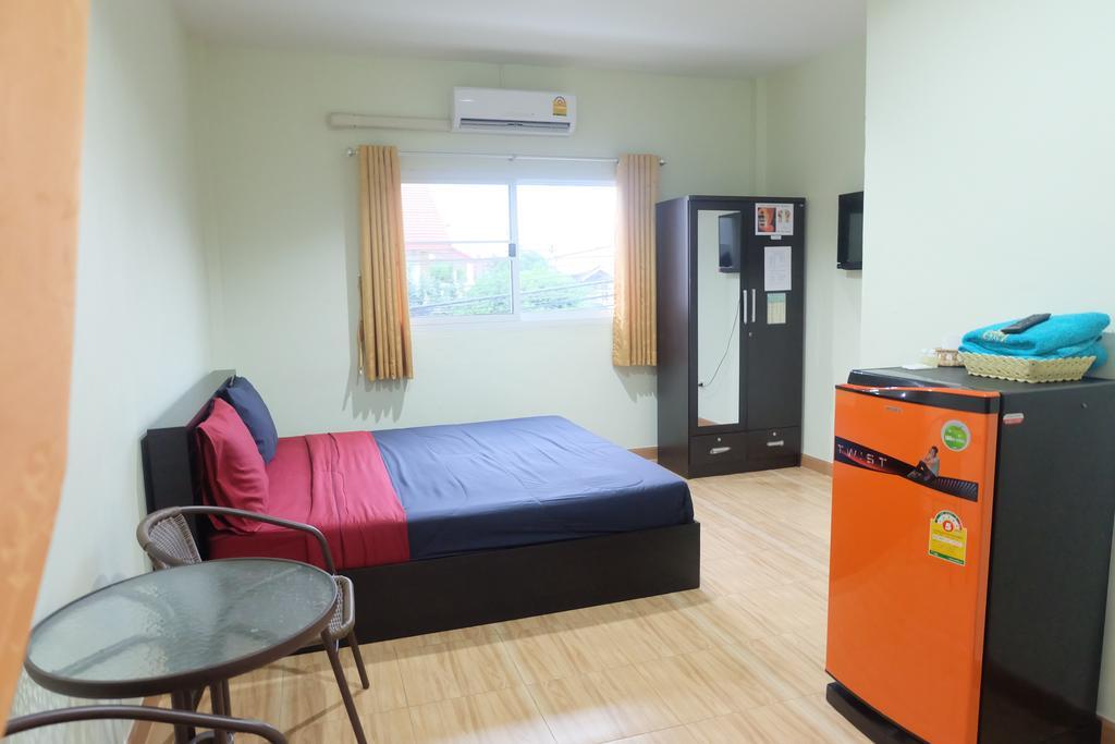 Nittaya Residence Пак Крет Екстериор снимка