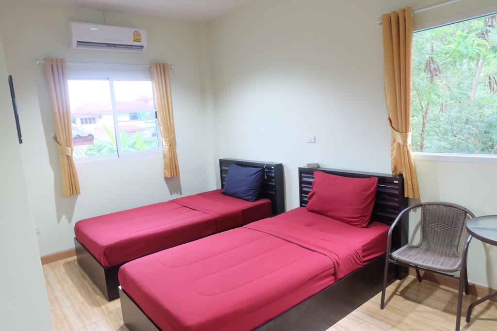 Nittaya Residence Пак Крет Екстериор снимка