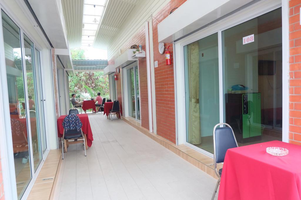 Nittaya Residence Пак Крет Екстериор снимка