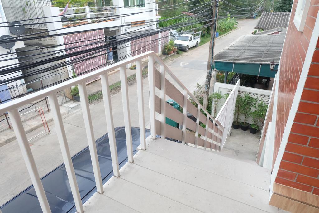 Nittaya Residence Пак Крет Екстериор снимка