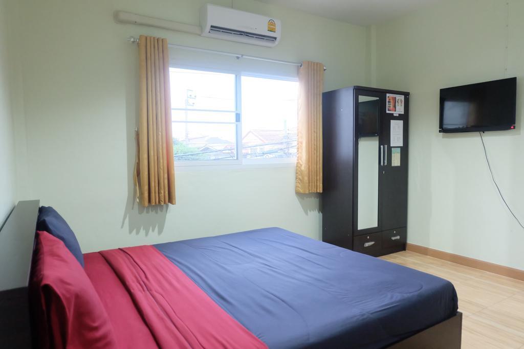 Nittaya Residence Пак Крет Екстериор снимка