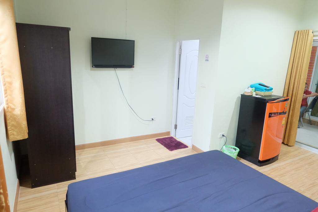 Nittaya Residence Пак Крет Екстериор снимка